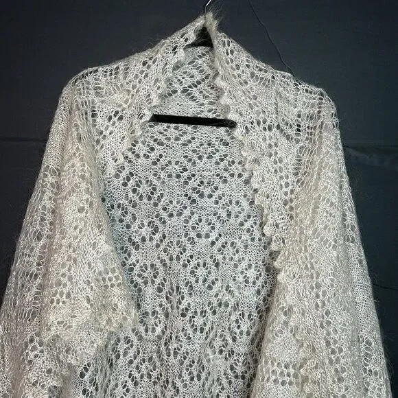 Goat Wool Lace Knit Shawl Scarf Wrap
Handmade Russian Orenburg Style Light Gray - Picture 7 of 12